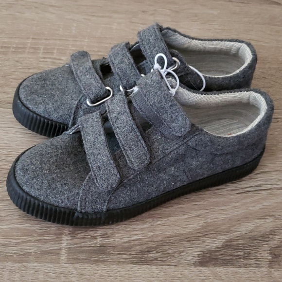 cat and jack velcro shoes